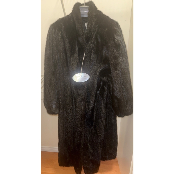 Luxurious Black Canadian Natural Ranch Mink Coat - Hudsons Bay Custom (Size Med-Large)