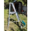 Image 2 : 4 Rung Featherlite Platform Ladder in Great Condition w/ Yard Tools 