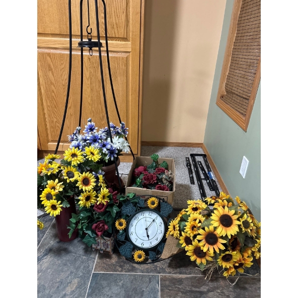 Selection OfSilk PlantsPlant Holder & Sun Flower Clock 
