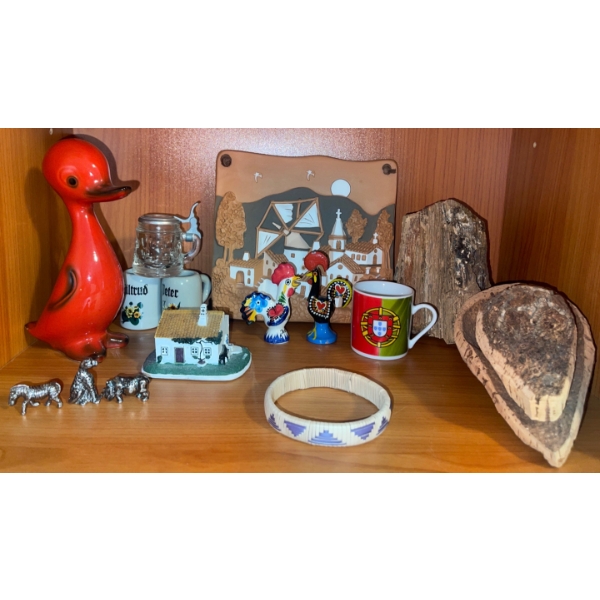 Vintage CORTENDORF GEOBEL Ceramic Duck Figure 7T w/ Assorted Shelf Decor