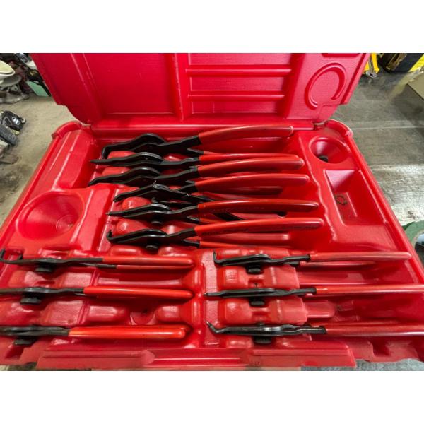 Blue – Point retaining, ring, plier set for all internal and external rings

