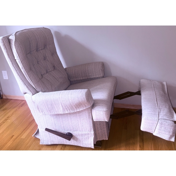 Upholstered Recliners with Tufted and Plain Designs
