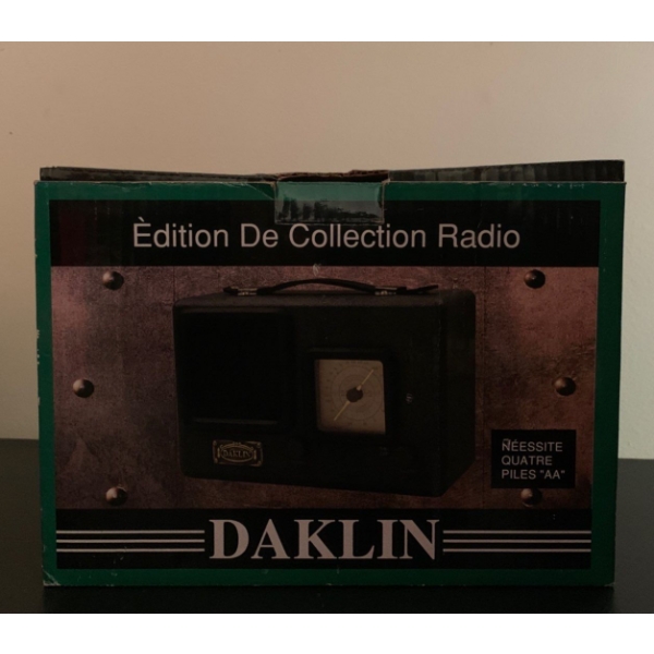 New Collectors Edition AM/FM Radio Daklin Brand 