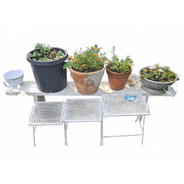Garden Decor: Metal Plant Stands, Garden Pots and Accessories