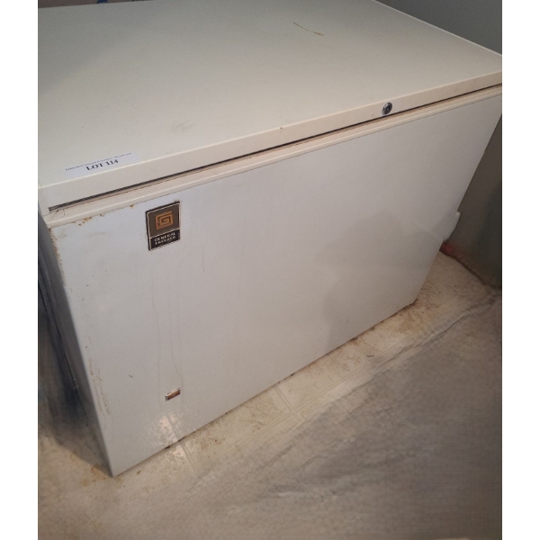 General Freezer 44 1/2 w 29 d 35 1/2 h (missing key)