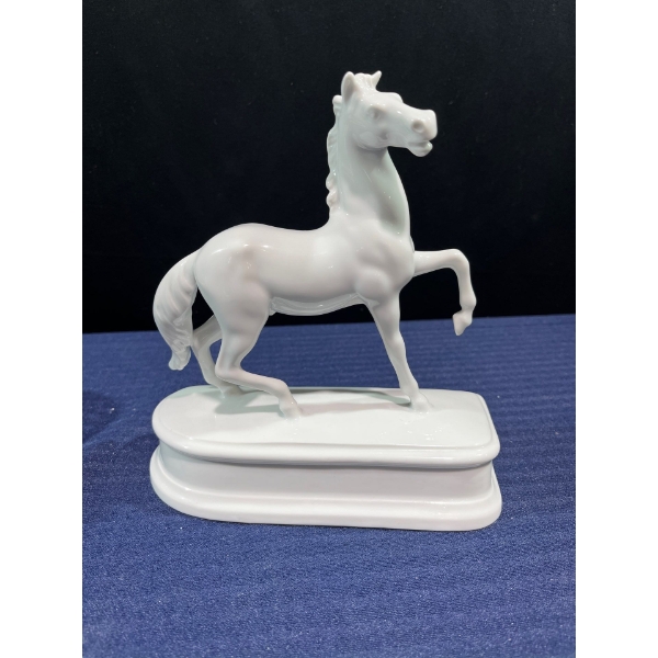 Herend Porcelain Horse Figure 8.5H