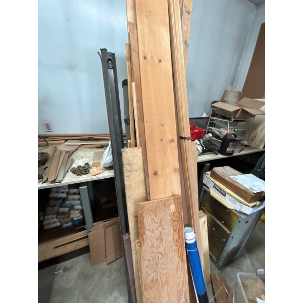  large amount of miscellaneous wood pieces buyer must take all

