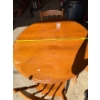 Image 3 : Wood table and chairs  43"diameter