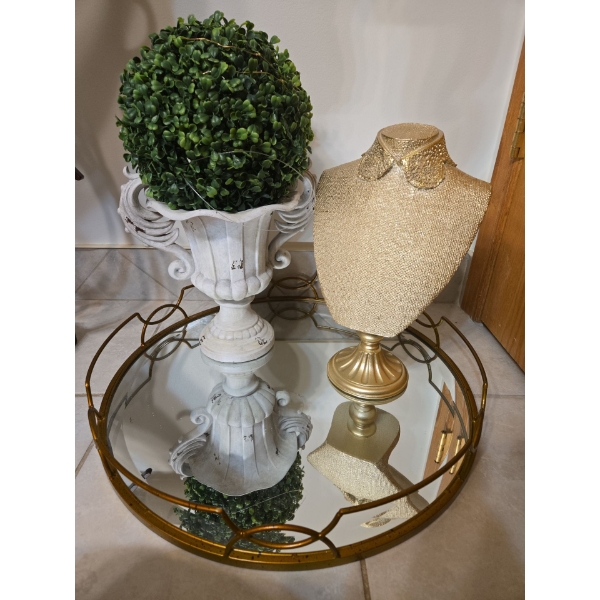 Gold & Mirror Tray 20D Display Bust Topiary 18T