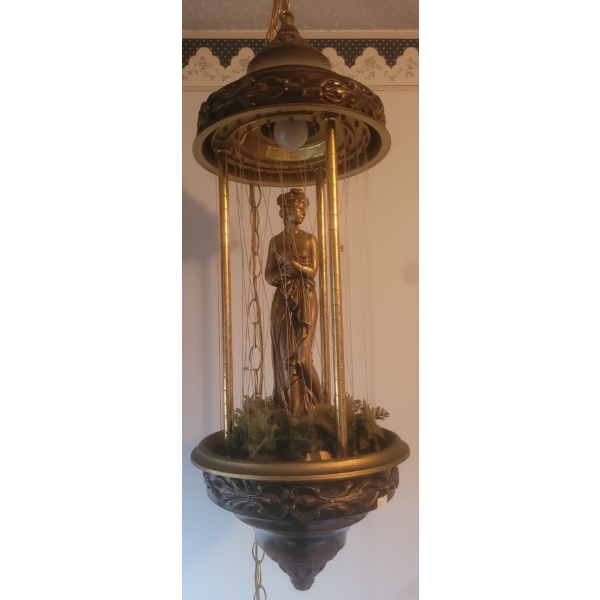 Lovely Vintage Lamp w/ Woman's Figure by Creators Inc. (30T) 