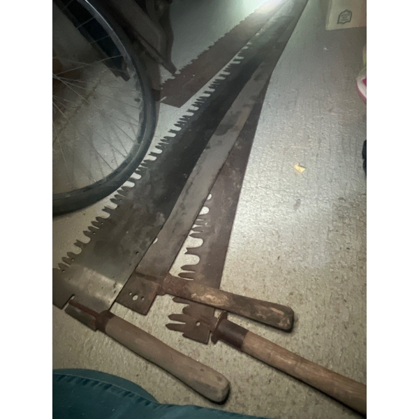  Saws For Wall Hangers  X 4 . Perfect for the rustic decor vibe. 