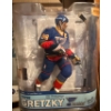 Image 2 : McFarlane NHL Sportspick Legends Wayne Gretzky & Phil Esposito Action Figures