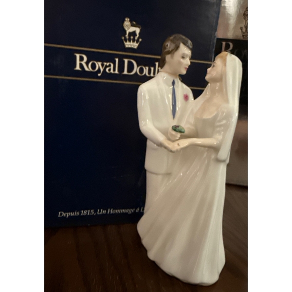 Royal Daulton - Wedding Vows HN2750 7T