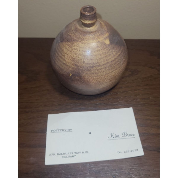 Pottery by Kim Bruce Small Brown Rounded Vase 3.5 T 