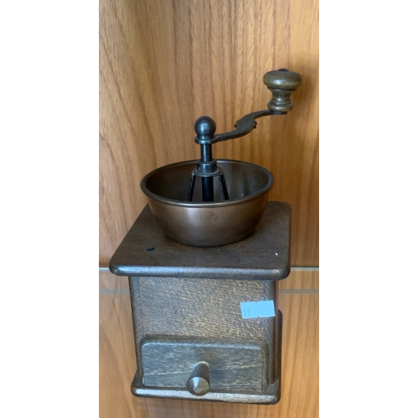 Antique Coffee Grinder - 8T 