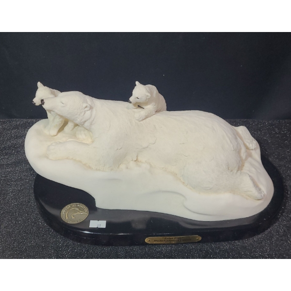 Ducks Unlimited Polar Bears Statue 15 W, 9.5 D, 6 T 
