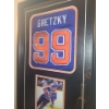 Image 2 : Wayne Gretzky w/99 Oilers Memorabilia 12.5 X 21.5 