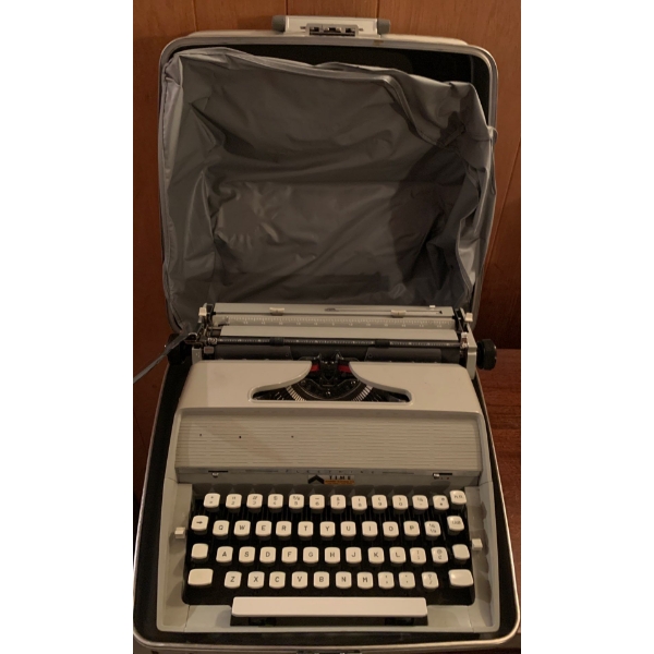 Vintage Fleetwing Time Typewriter Mo.8911