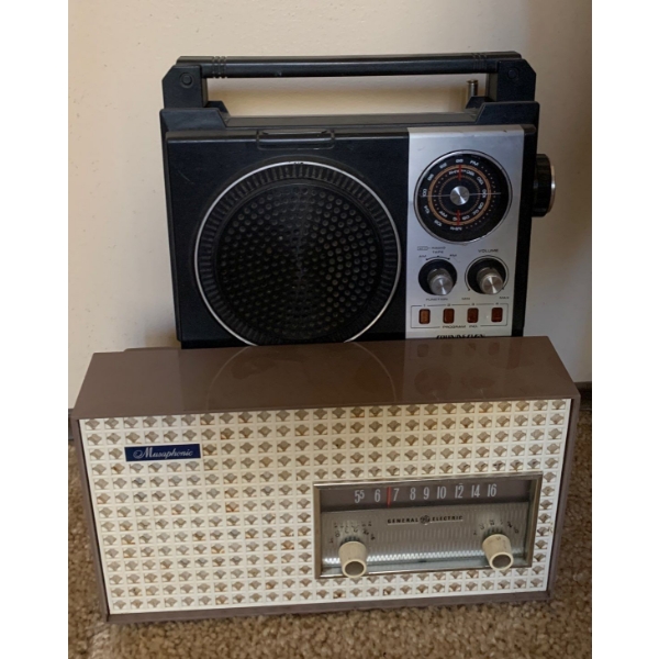 Sound Design AM/FM 8Track Player w/ General Electric Musiphonic Mo. R5113