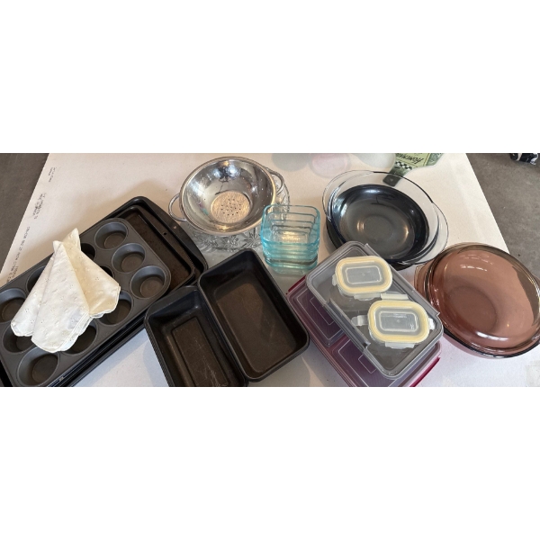 Bakers Bundle - Pyrex Cookers w/ Lids Muffin Loaf Pan Mixing Bowls Cookie Sheet  