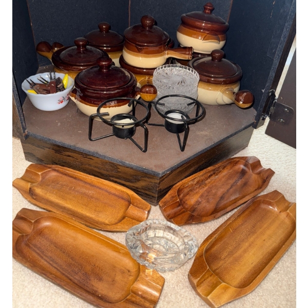 Vintage High Fidelity Radio Hand Carved Myrtlewood Trays w/ Stoneware Soup Taurine & Soup Bowls 