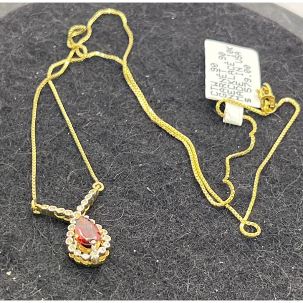 10K Gold and Garnet Necklace (total weight 2.8g)