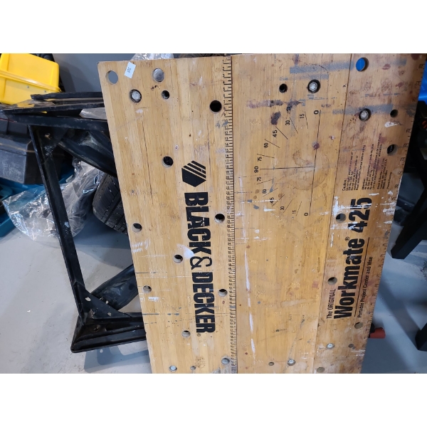 Black & Decker Workmate 425 Folding Work Station (Possible Repairs Required 31"W, 29"D, 16"T)