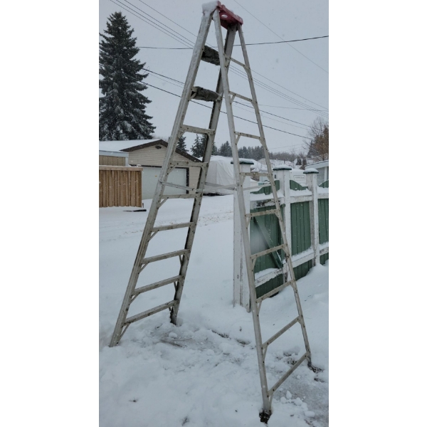 9 Foot Aluminum A Frame Ladder 