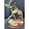 Image 1 : Franklin Mint "Ruler Of The African Plains" Porcelain Elephant Statue