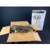 1000 Watt Halogen Work Light w/ Box of Straps, As Pictured 