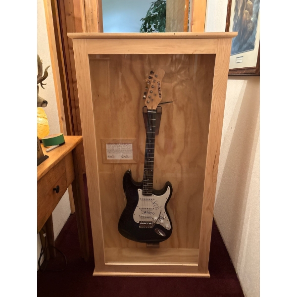  Rare Find CCR Signed Huntington Electric Guitar By Stu Cook & Doug (Cosmo) Clifford With Oak Case