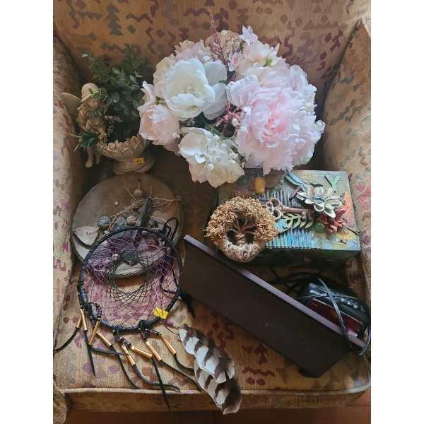 Assorted Home Decor 