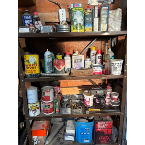 Vintage White Rose OIL tin shelf full of different lubricants, John Deere Can & other vintage tins 