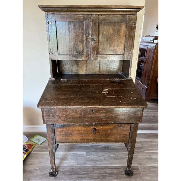 Late 1800s riding desk with storage cupboards, original key very nicely hand built with dovetail and