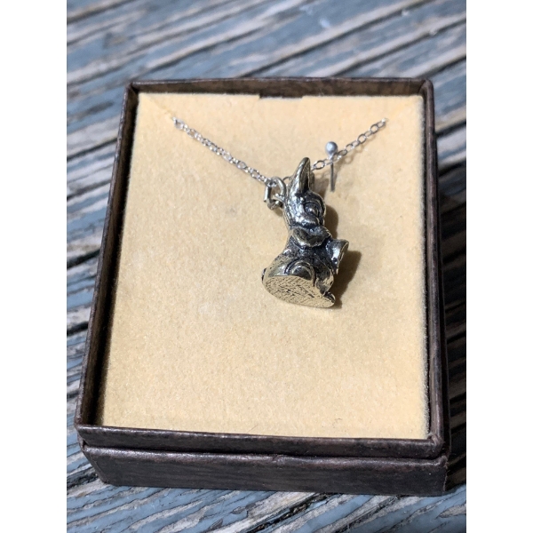 Pen Delfin - Sterling Stamped Chain w/ Rabbit Pendant 7.3g
