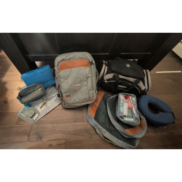 Road Trip Essentials - On Trend Men's Clothing Size L BMW Duffle Organic Bag Set