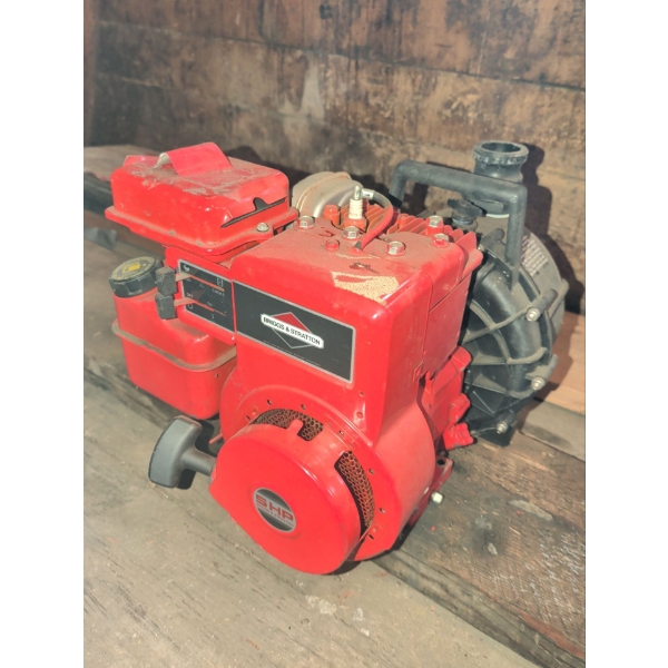 5 Horsepower Briggs & Stanton Small Engine - Internal Combustion Engine Manual Pull Start 