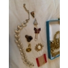 Image 3 : Vintage Gold- and Silver-Toned Jewelry Pieces, Chains, and Brooches