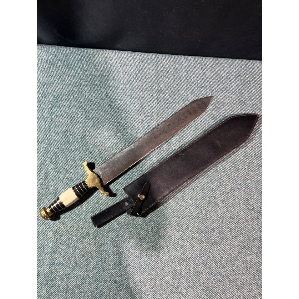 24" Heavy Broad Sword w/ Leather Sheath