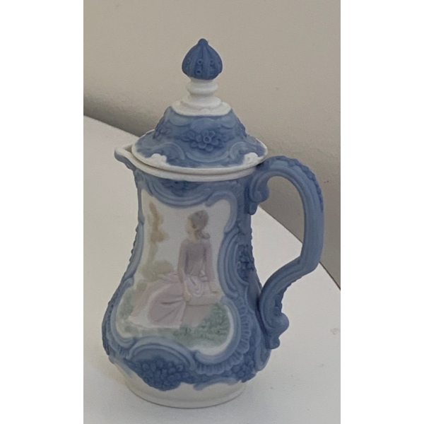 LLADRO Spain Porcelain Decorative Pitcher - 5T 