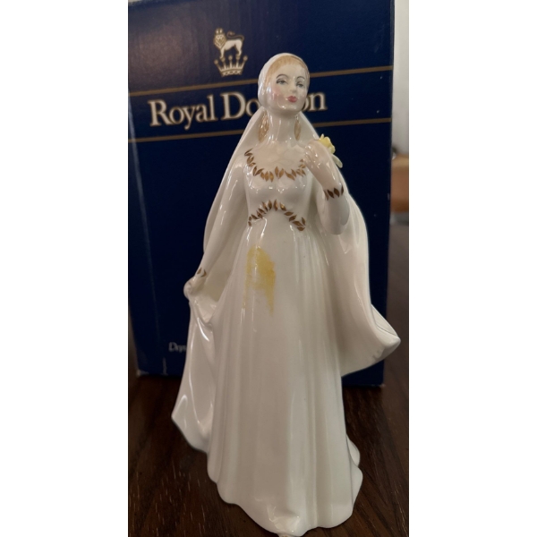 Royal Daulton - Bride 7.5T