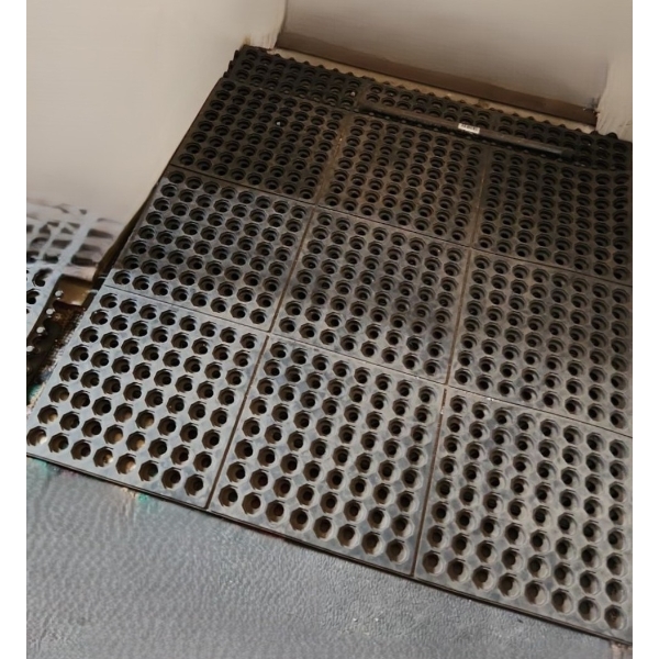 Dozen Heavy-Duty Rubber Utility Mats 20 X 39 