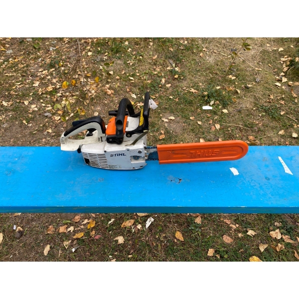 Working Stihl 011AV Chainsaw
