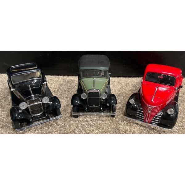 1932 Ford Deuce Coupe 1:24 Scale/ 1941 Plymouth Truck 1:24 Scale/ 1930 Ford Model A Tudor 1:24 Scale