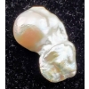 Image 2 : Pearl (36.2 ct, 31×20×14.5 mm Baroque)