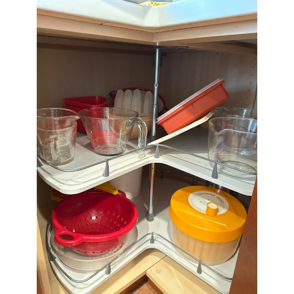 Kitchenware Collection Featuring Pyrex Glassware 