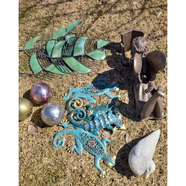 Resin Fairy 27 W, 9 D, 12 T and Fence Decor Leaves and Lizards