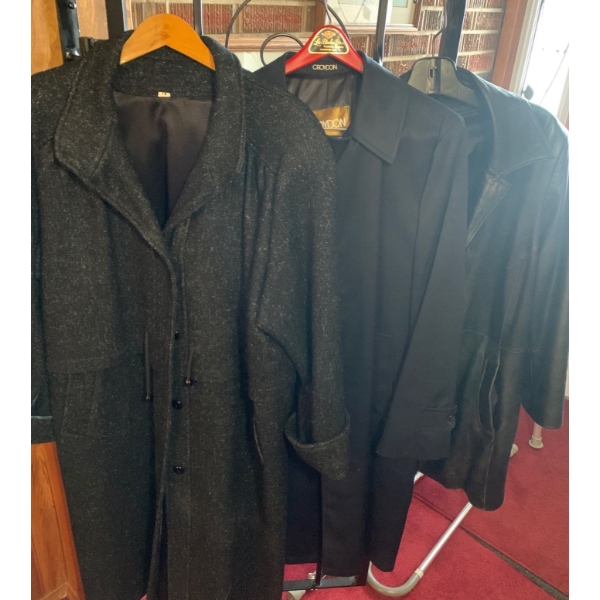 Men's Outerwear - Size Large 