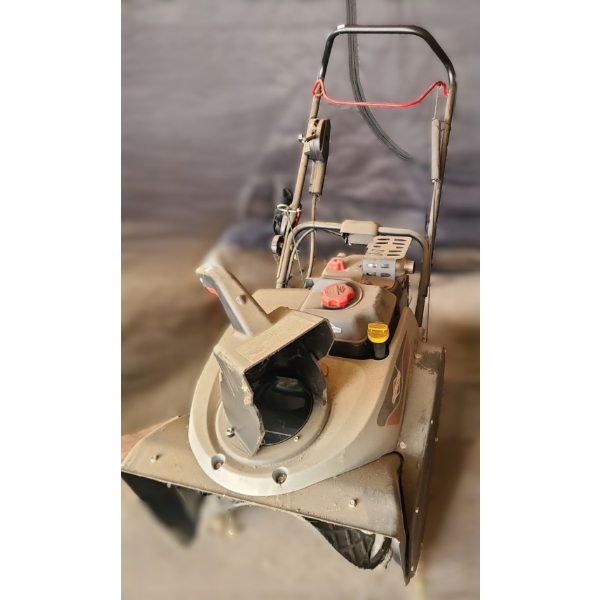 Briggs & Stratton 800 Series Gas Powered Snowblower 
