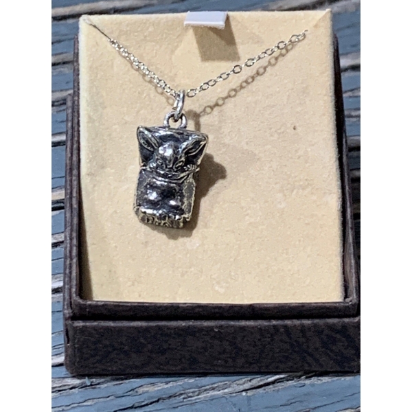 Pen Delfin - Sterling Stamped Chain w/ Sleeping Rabbit Pendant 10.1g 